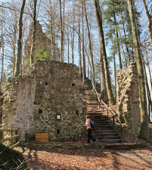 Ruine Rottenburg - Versöhnungsstiege (Foto: A. Prock)
