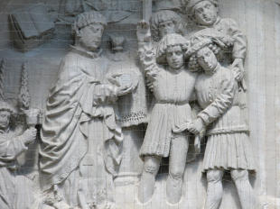 Relief im Tympanon des Südportals - Legende vom hl. Oswald (Foto: A. Prock)