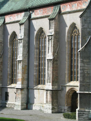 Pfarrkirche Schwaz - Südseite (Foto: A. Prock)